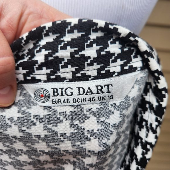 Big Dart Houndstooth Print Button-Up Blouse Black White Classic Posh Chic - Picture 9 of 11